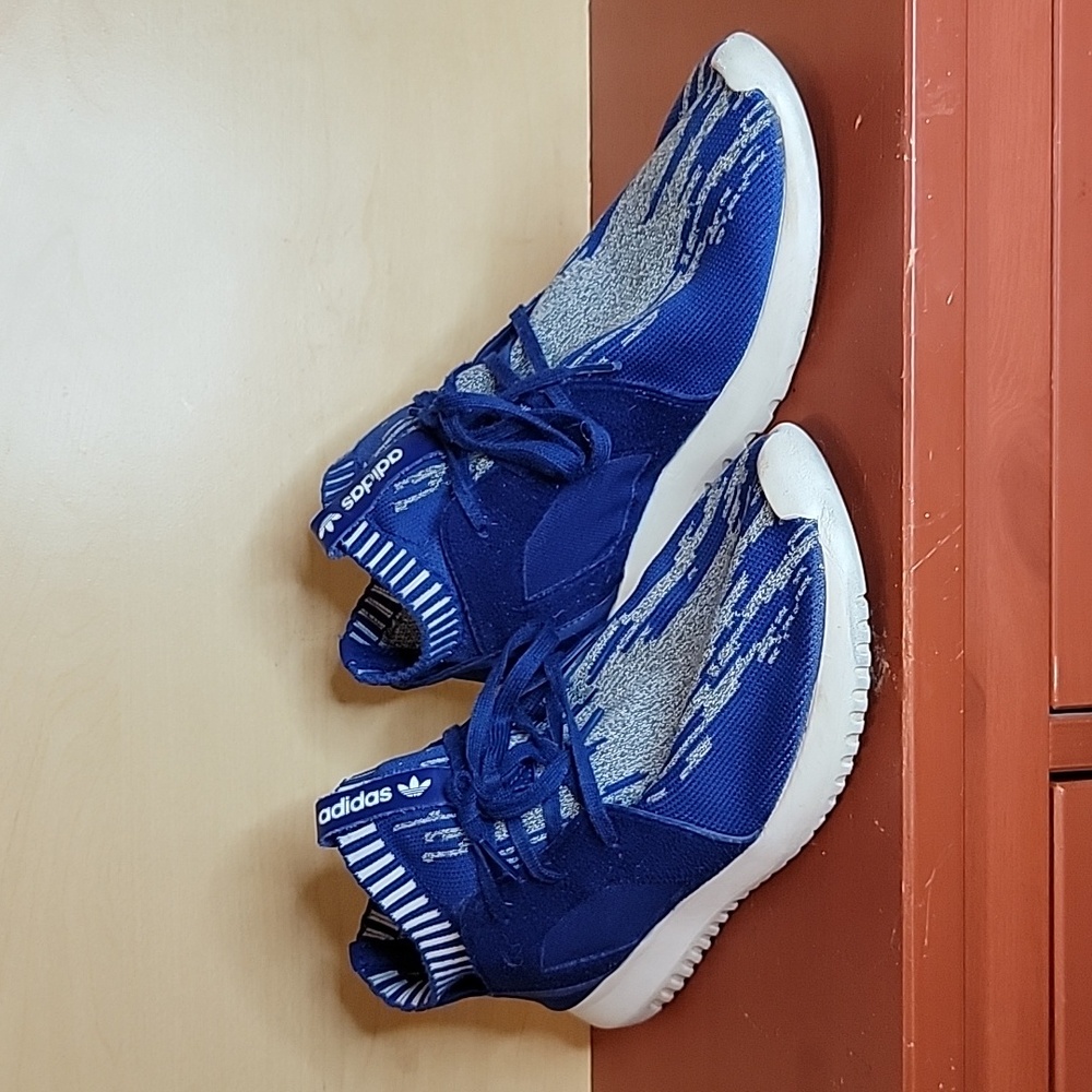 Adidas TUBULAR Blue and White Running Shoe 9.5 Mens Lace up low top